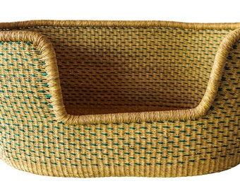 Comfortable Dog Basket Bed , Bolga basket for dogs /  Medium dog basket / hand woven basket for dog/ puppies basket