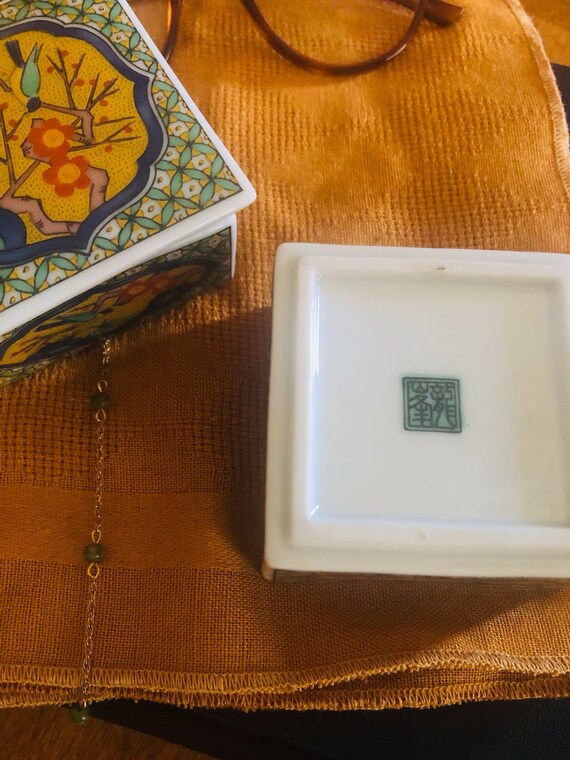 Small stackable trinket box with birds - image 7