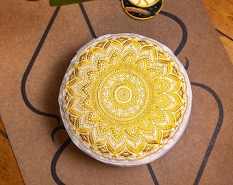 Round yoga cushion filled with buckwheat flour - round seat cushion with mandala pattern in gold - made of cotton canvas - for yoga and meditation