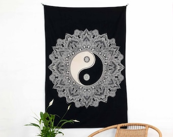 Serviette murale Yin & Yang signe noir blanc tapisserie indienne avec des signes d’attraction revêtement murale de coton commerce équitable, végétalien