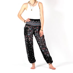 Harem pants with peacock feathers black red blue in M-L - airy leisure pants made of soft viscose, from Thailand, fair trade, vegan