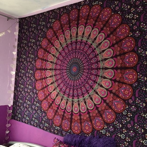 Wandtuch Wandbehang Tapestry Wandteppich Rosa Pink Bordeaux Pfau Mandala indisch boho hippie gipsy ethno Überwurf Bettdecke