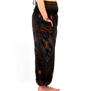 Haremshose mit Orient Muster schwarz gold in XL-XXL - luftige Freizeithose aus weicher Viskose, aus Thailand, fair gehandelt, vegan