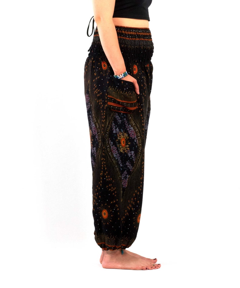 Haremshose mit Orient Muster schwarz gold in XL-XXL - luftige Freizeithose aus weicher Viskose, aus Thailand, fair gehandelt, vegan