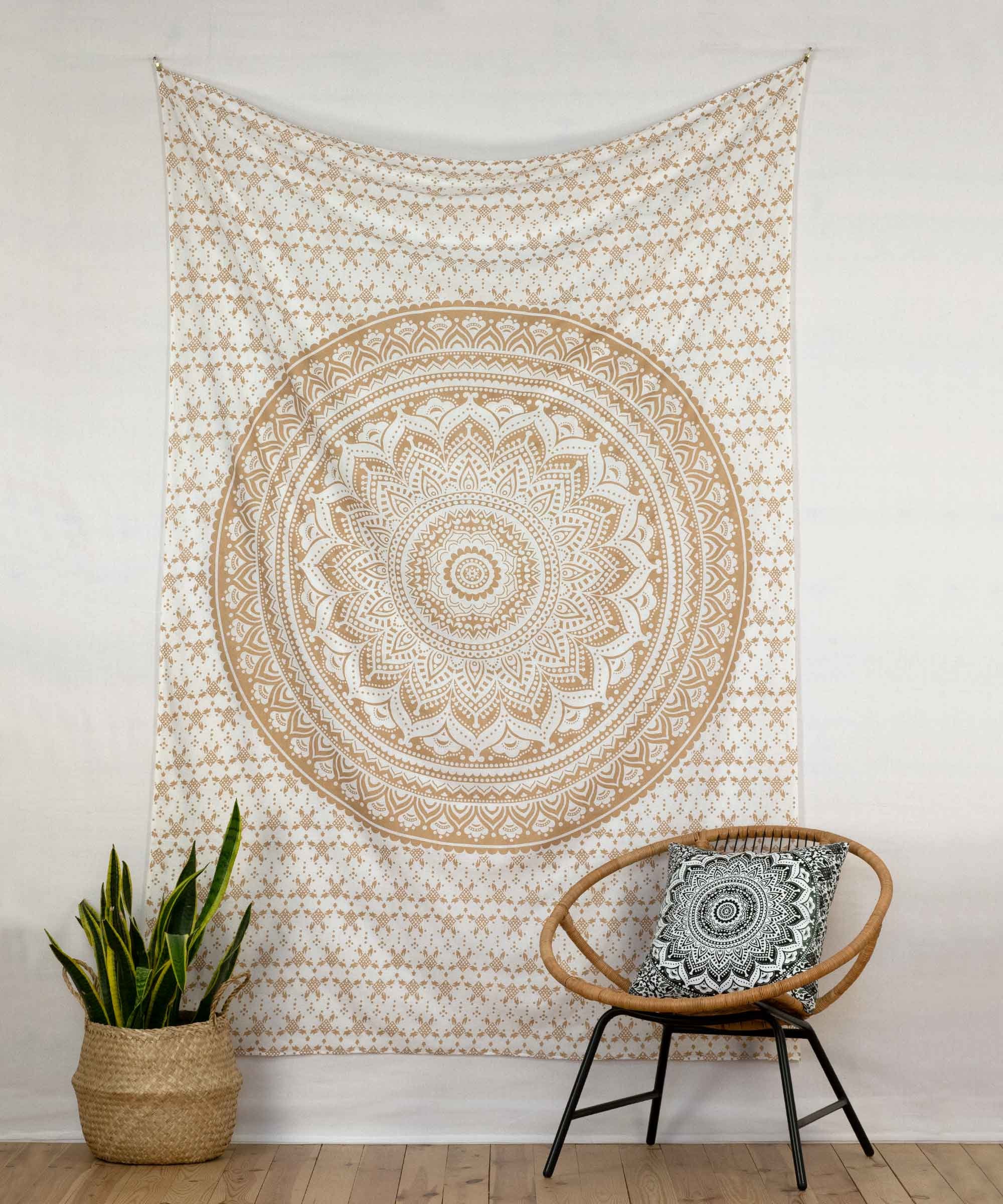 Tapestry ombre mandala in white gold wallhanging Indian boho walldecor made of 100% cotton, handmade and fair trade in India