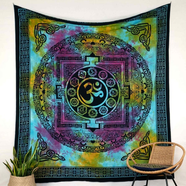 Wandtuch Om Zeichen batik bunt indischer Wandbehang, Goa Tuch mit Ohm und chakra Zeichen wandteppich aus Baumwolle in vegan fair gehandelt