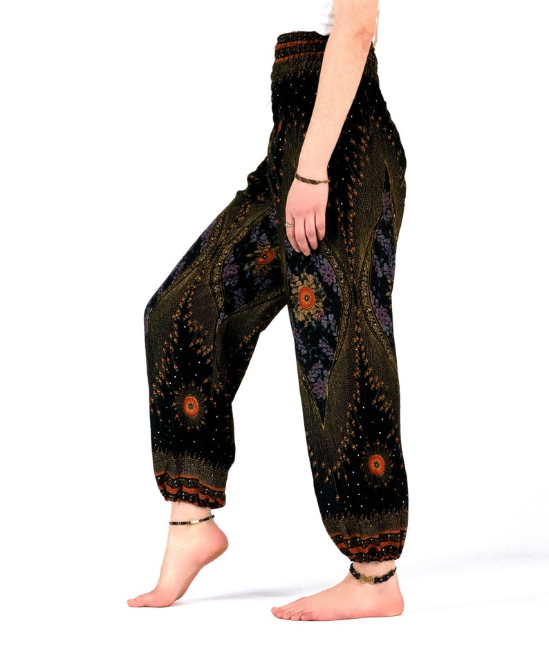 Haremshose mit Orient Muster schwarz gold in XL-XXL - luftige Freizeithose aus weicher Viskose, aus Thailand, fair gehandelt, vegan