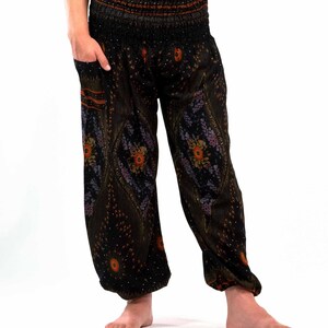 Haremshose mit Orient Muster schwarz gold in XL-XXL - luftige Freizeithose aus weicher Viskose, aus Thailand, fair gehandelt, vegan
