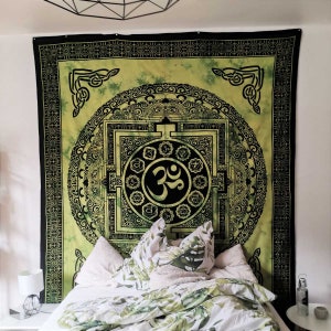 Toalha de parede com sinal Om verde, tapeçaria indiana com sinal Ohm e chakra, feita de algodão em batik, vegano, comércio justo