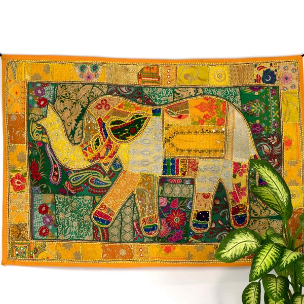 Wandteppich mit Elefant in gelb - Patchwork Wandbehang aus Indien, mit Stickerei, handgefertigt und fair gehandelt - Indisches Kunsthandwerk