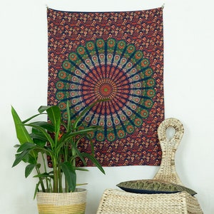 壁布 孔雀の羽 曼荼羅 ブルー グリーン オレンジ 小 約75×100cm インド タペストリー インド布 綿100％ 壁掛け