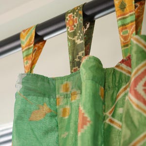 Boho-Vorhänge Grün Indischer Sari Vorhang handgefertigte Patchwork Gardine bunte Fenster Dekoration Hippie-Schlafzimmer aus recycelten Saris
