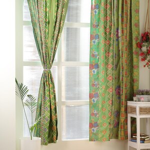 Boho-Vorhänge Grün Indischer Sari Vorhang handgefertigte Patchwork Gardine bunte Fenster Dekoration Hippie-Schlafzimmer aus recycelten Saris