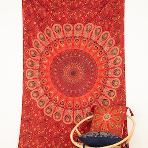 Wall cloth peacock feather mandala red white approx. 140 x 200 cm Indian tapestry handmade in India 100% cotton wall hanging by Karmandala
