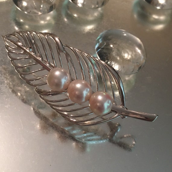 Mid Century Modern Leaf Design Cultured Pearl Bro… - image 2