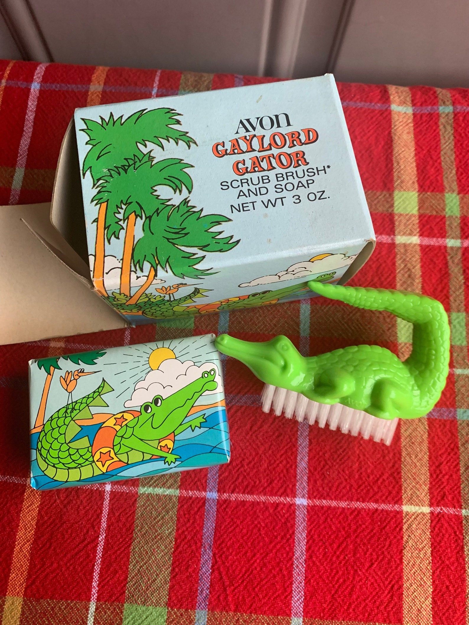 NIB RARE Vintage Avon Gaylord Gator Nail Brush and Soap 1974 Etsy