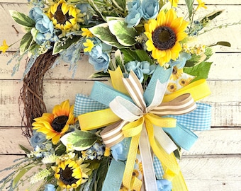 Corona de girasoles azul claro y amarillo, ideal para cualquier ocasión, perfecta para la puerta principal en verano, decoración rústica, decoración de pared o como regalo.