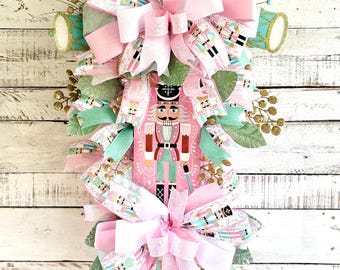 Guirnalda de Cascanueces Rosa y Verde Menta, Decoración Glamorosa, Corona XXL para Puerta de Entrada, Decoración de Pared, Guirnalda Navideña, Decoración Extravagante, Decoración Navideña, Guirnalda de Malla, Regalo