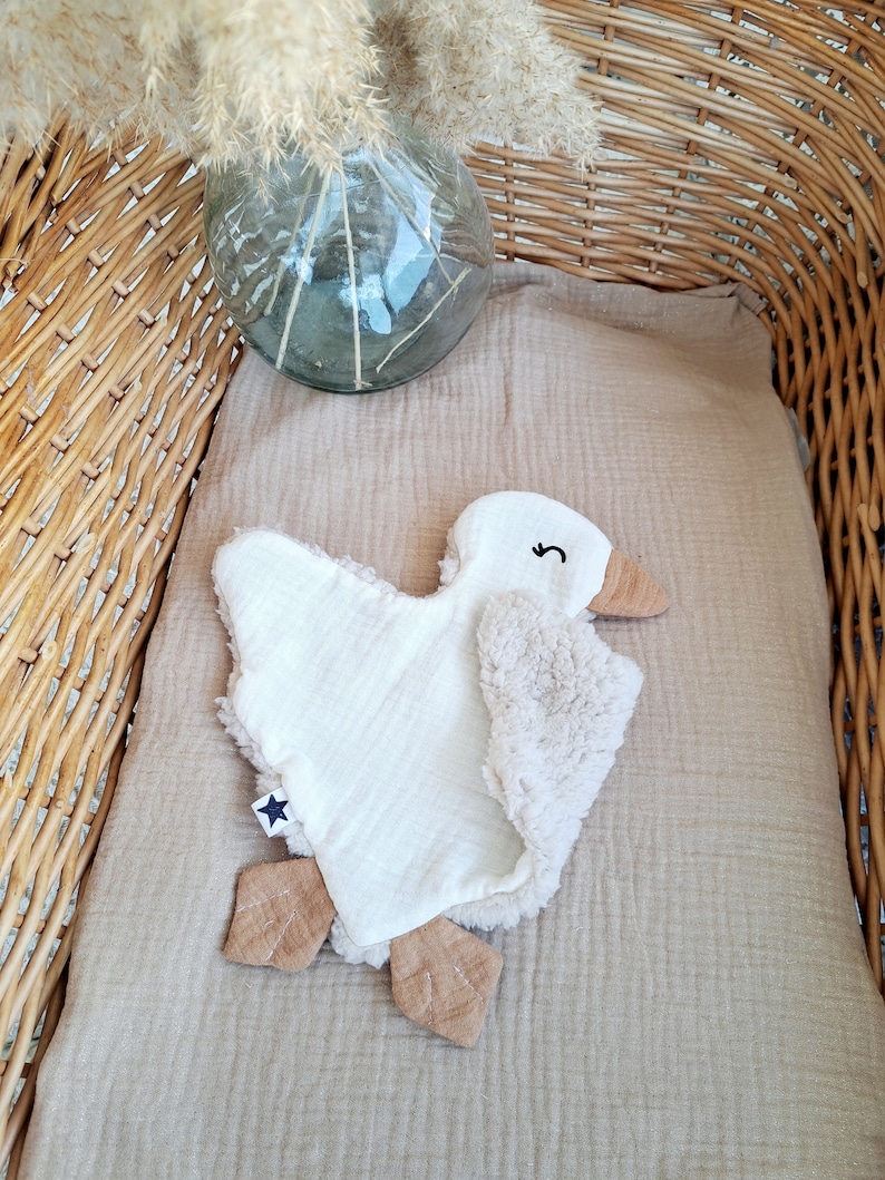 Goose flat comforter in double ecru cotton gauze and customizable sherpa image 2