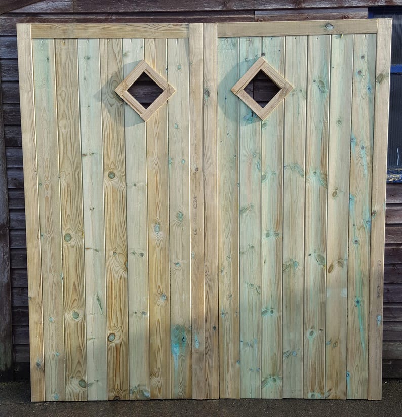 Horizontal Tvg Framed Diamond Window Garage Doors Buying Total Width