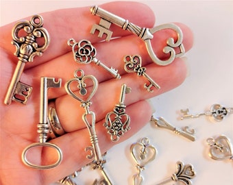 Set of 25, Silver Keys, Key Pendants, Key to my Heart, Treasure Pendants, Gifts for Her, Jewelry Pendants, Pendant Lot, Bulk Charms, #65D