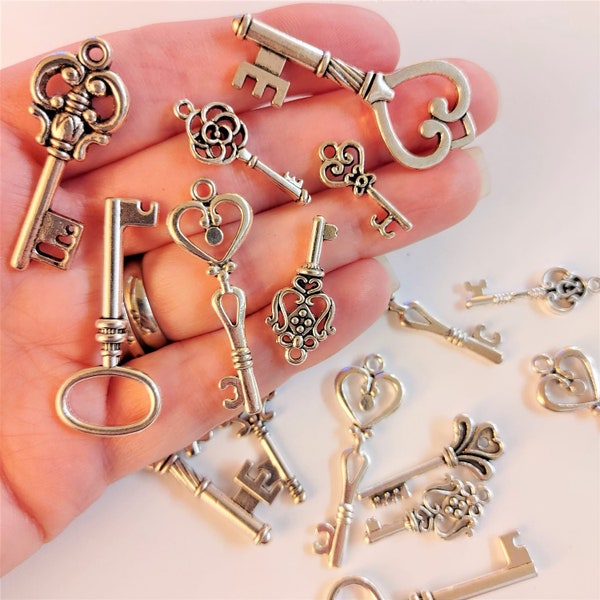 Set of 25, Silver Keys, Key Pendants, Key to my Heart, Treasure Pendants, Gifts for Her, Jewelry Pendants, Pendant Lot, Bulk Charms, #65D