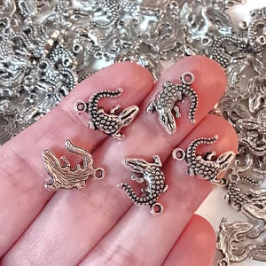Set of 20, Crocodile Pendants, Reptile Charms, Silver Jewelry, Crocodile Gifts, Alligator Pendants, Tibetan Style, Animal Charms, #13C