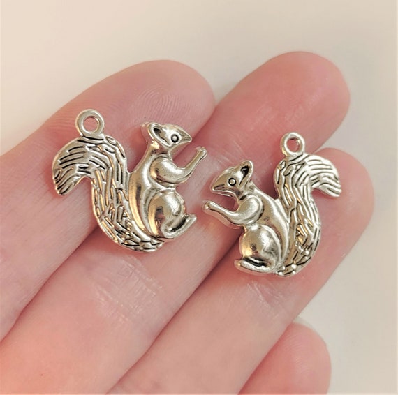 Set of 10, Silver Squirrel Pendant Charms, Squirrel Lovers, Nut Lovers,  Tree Gifts, Animal Pendants, Charm Lot, 55D 