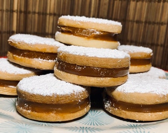 Delicious Alfajores, 10 Units.    1.75 inches Diameter