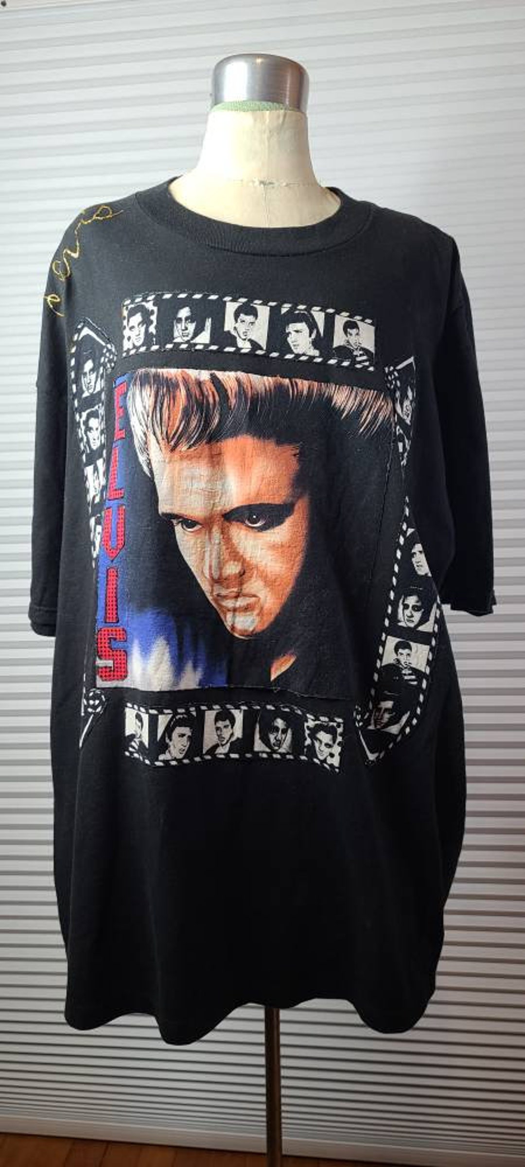 トップス VINTEGE ELVIS PRESLEY JERZEES T-SHIRT 90's Jerzees Elvis Presley Classics are forever grunge