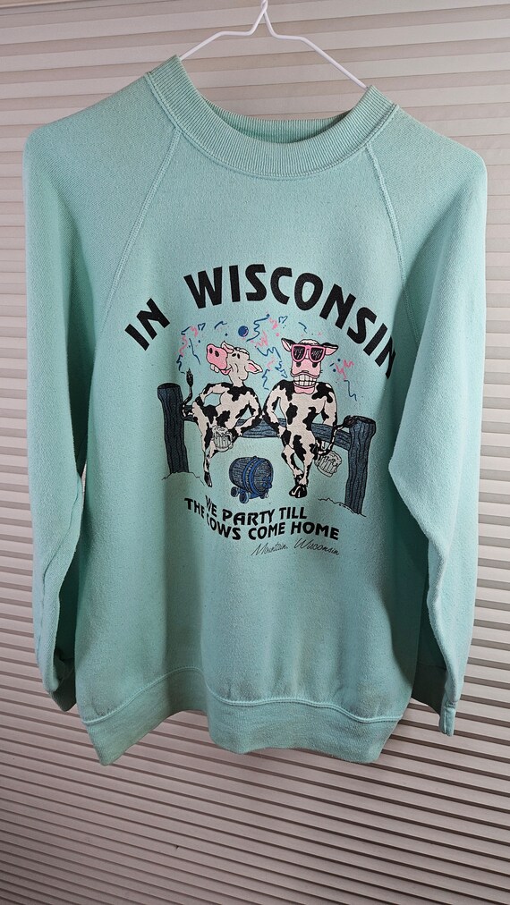 Wisconsin Vintage Men's Large Beer Drinking Cow Cr