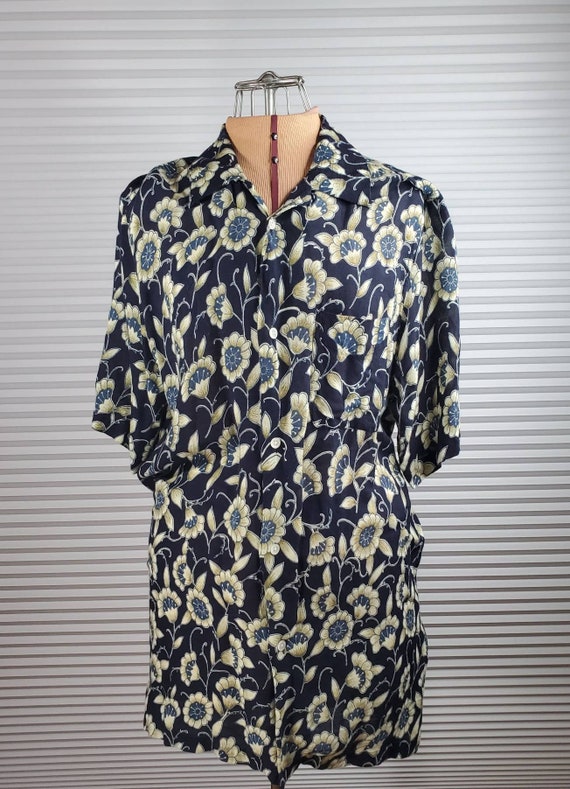 Insanely Epic Floral Design Shirt, MEDIUM. Made in