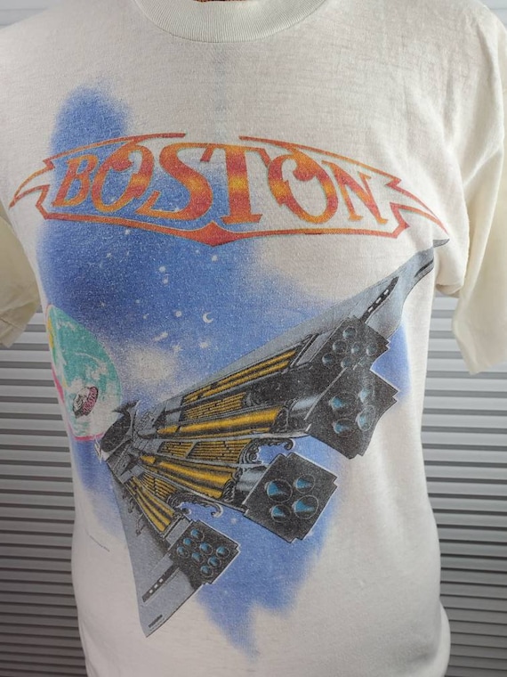 Forever 21 Boston U.S. Tour 1987 Women's Double Sided T-Shirt Size 3X.