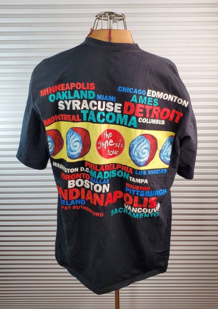 1992 Genesis Tour XL Band T-shirt. Drummer Phil Collins. No