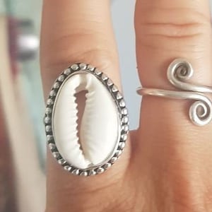 Ring kaurischelp, ring kaurischelp, sterlingzilveren statement ring witte kauri schelp, schelpringen, cadeau voor vrouwen, kaurischelp sieraden