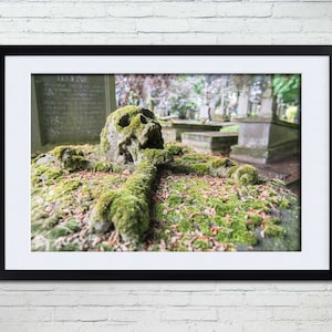 墓地のゴシック スカル墓石 - 額入り/額なしのファイン アート プリント (都市探検と廃墟の写真、アーベックス ウォール アート)