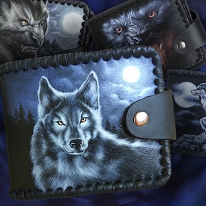 Lobo y luna. Cartera de cuero de terror pintada a mano. Cartera personalizada.