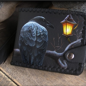 Cartera de cuero de bruja "Mystery Night Raven". Cartera gótica personalizada con pintado a mano.