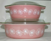 Vintage Pyrex Pink Daisy Cinderella Casserole Dish Set w Lids 043 1-1 2Qt 045 2-1 2Qt Beautiful