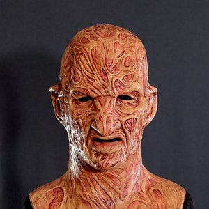 Máscara de Freddy Krueger parte 4