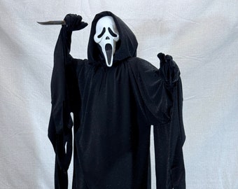 Ghostface scream costume