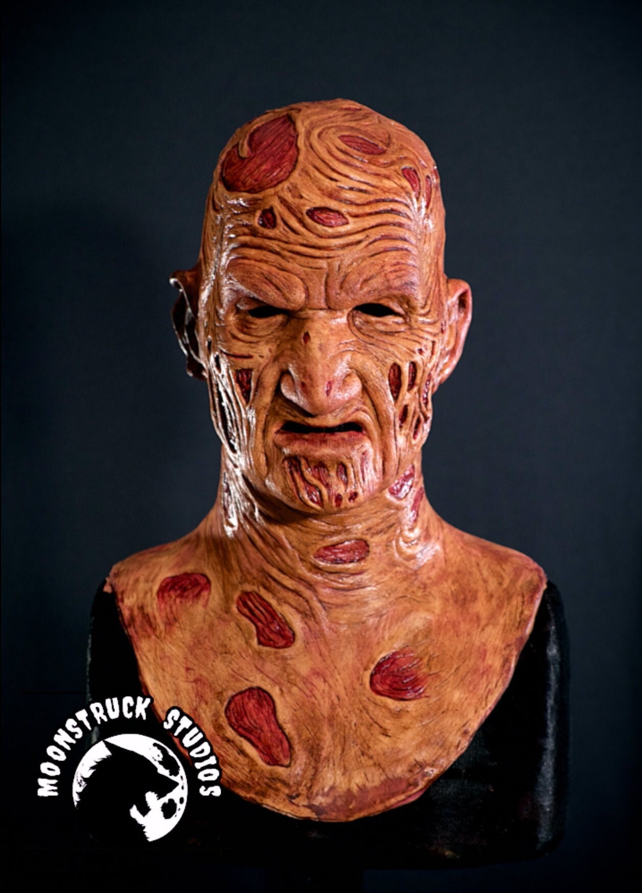 エルム街の悪夢　フレディ　マスク Amazon.co.jp: A Nightmare On Elm Street - Freddy 3/4 Vinyl