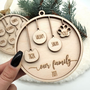 Addobbo natalizio personalizzato per la famiglia, pallina di Natale con i nomi di tutti i membri della famiglia, addobbo personalizzato per l'albero, decorazione natalizia ricordo, 2024
