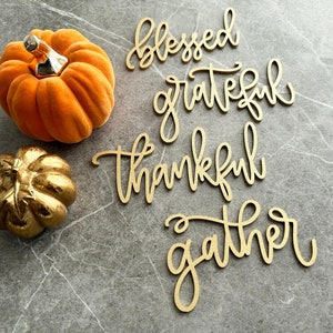Dankbar Tischkarten, benutzerdefinierte Thanksgiving Tischkarten, personalisierte Abendessen Gedeck, Herbst Tischdekoration, dankbar dankbar gesegnet