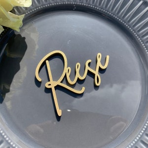 Personalisierte Hochzeit Tischkarten, Minimalistische Namensteller, Benutzerdefinierte Tischkarten, Eskortkarten aus Holz, Tischdekoration, Einstellung von Tags