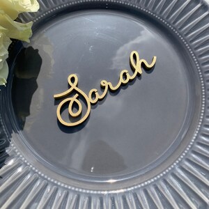 Benutzerdefinierte Hochzeits-Platzkarten, personalisierte Dinner-Namensschilder, romantische hölzerne Eskortkarten, Tischdekoration, Gedeck tags