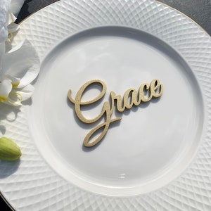 Hochzeit Tischkarten, personalisierte Dinner Namensschilder, hölzerne Geleitkarten, Tischdekoration, benutzerdefinierte Gedeck Tags, Gold