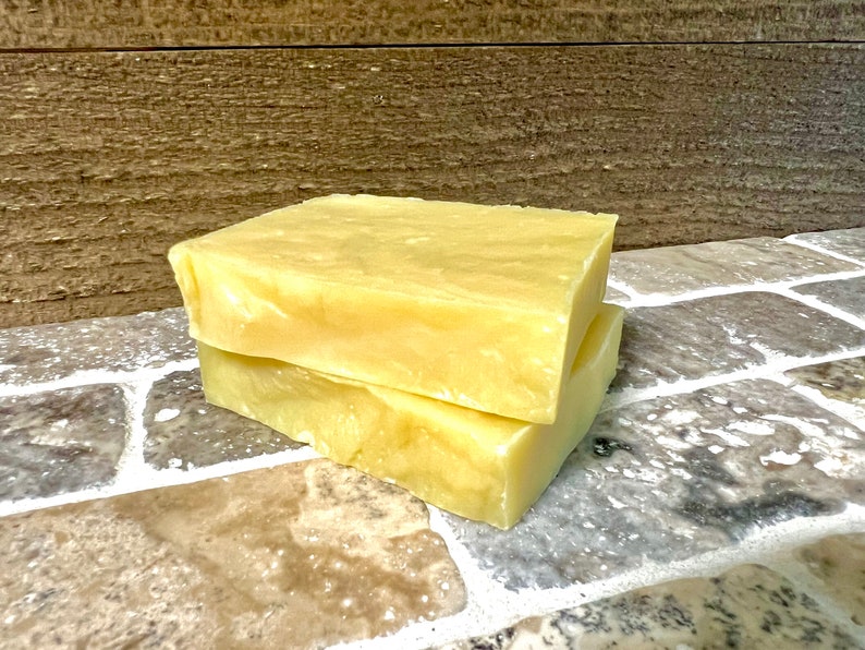unscented soap bar with natural ingredients.  hypoallergenic sensitive skin
