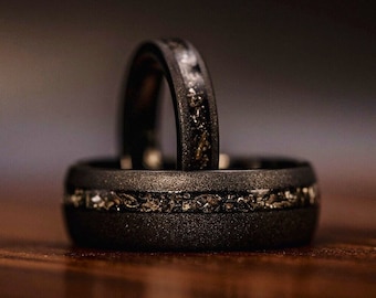 PAREJAS Anillos de METEORITO NEGRO, Anillos de boda para él y para ella, Banda de boda con chorro de arena negro y meteorito, Conjunto de anillos de boda, Anillo de meteorito real