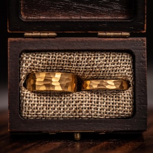 COUPLES HAMMERED GOLD Wedding Rings, Wedding Ring Set, His and Hers Rings, Couples Wedding Bands, Matching Wedding Rings, Couples Set